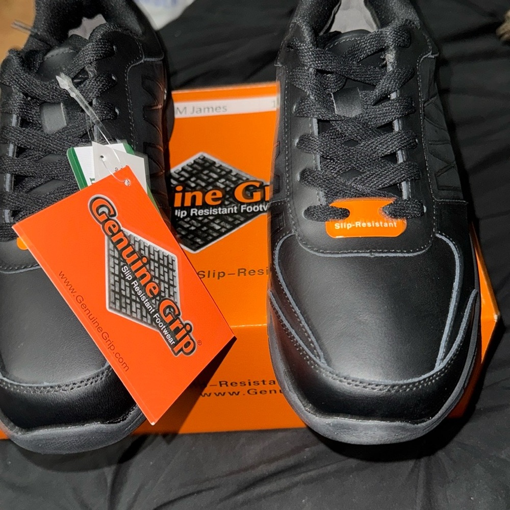 Men's Black Slip-Resistant Shoes security shoes